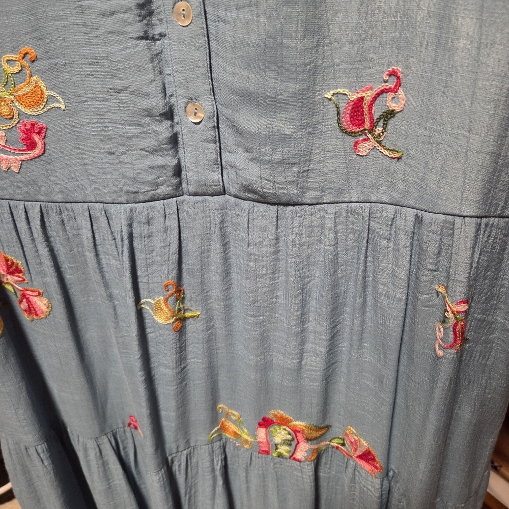 Fig & Flower Blue Tiered Embroidered Floral Womens Midi Dress Size Medium - Picture 4 of 7